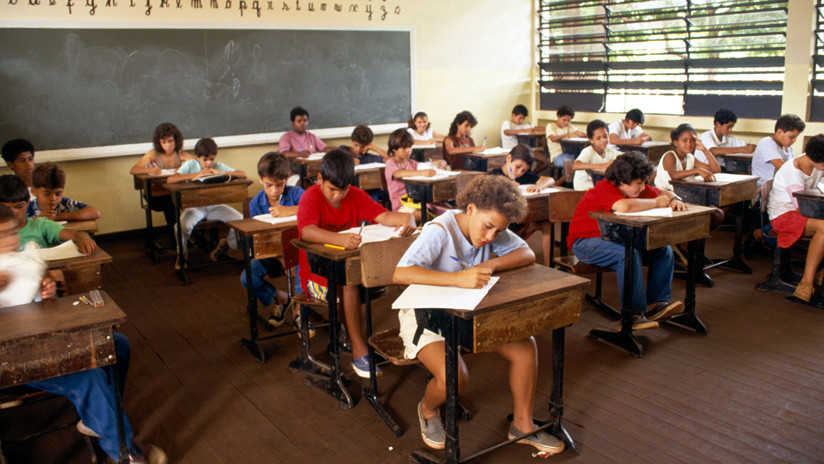 Escuela Sin Partido, la polémica ley que pretende vetar la sexología o la política en las aulas brasileñas