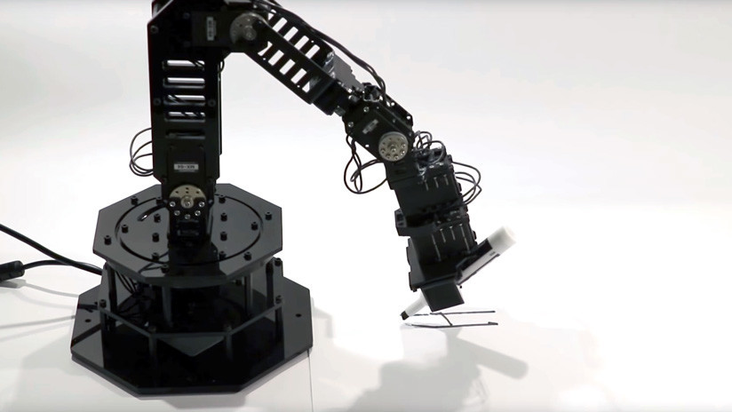 Una máquina con 'chispa' de autoconciencia: Fabrican un robot que sabe que lo es