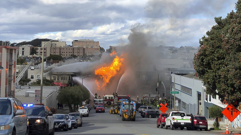 VIDEOS: Enormes llamas y columnas de humo tras explosión en una línea de gas en San Francisco