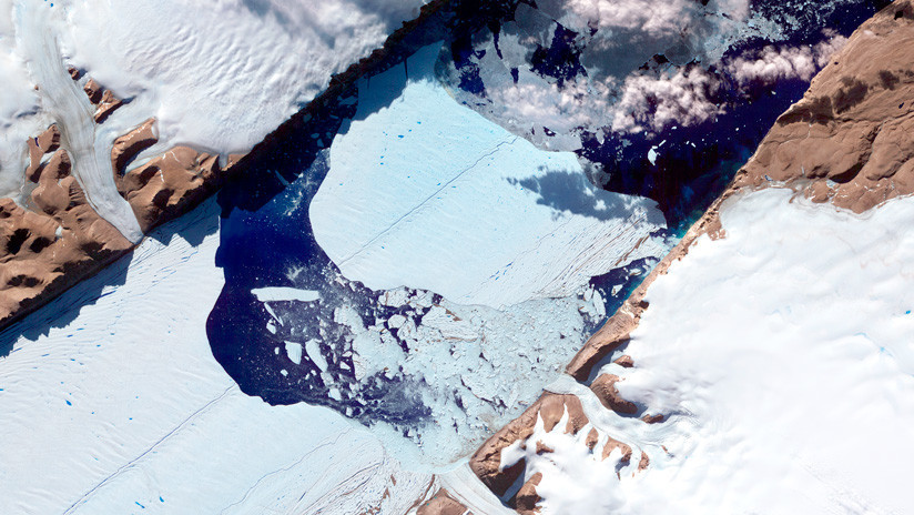 Otra grieta en uno de los glaciares más grandes de Groenlandia alarma a los científicos  (FOTO)