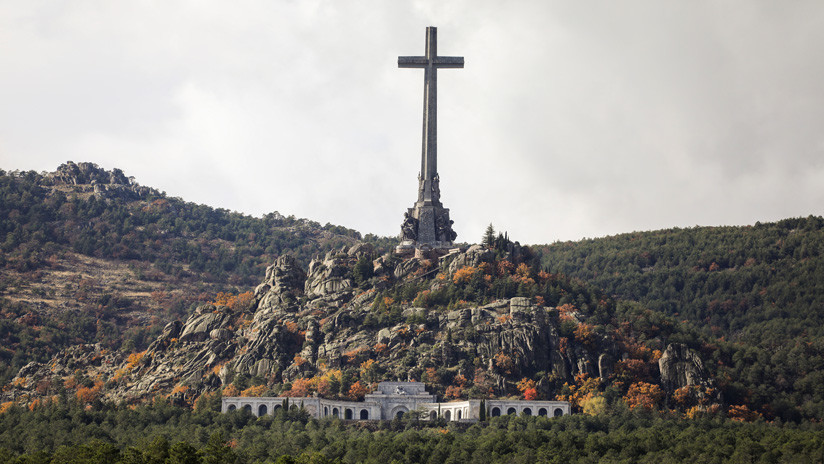 El Gobierno de España ordena la exhumación de Franco
