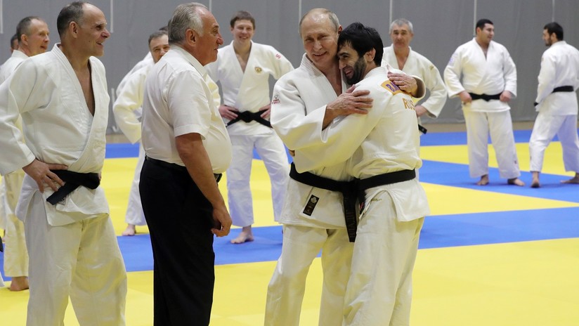 VIDEO: Putin se lesiona levemente durante un entrenamiento de judo en Sochi