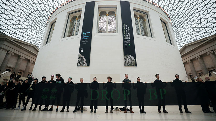 Acusan al Museo Británico de "blanquear el neocolonialismo" de la petrolera BP