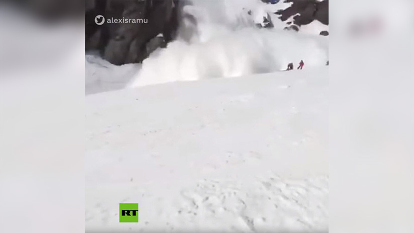 Filman el momento en que una avalancha sepulta a varias personas en los Alpes suizos