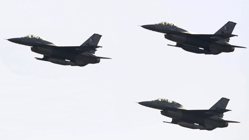 Nueva Delhi afirma que varios aviones de combate pakistaníes incursionaron en la parte india de Cachemira