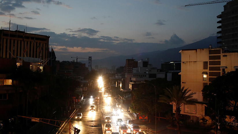 Venezuela post-apagón: Cómo la falla eléctrica hizo que "la realidad del interior" llegara a Caracas