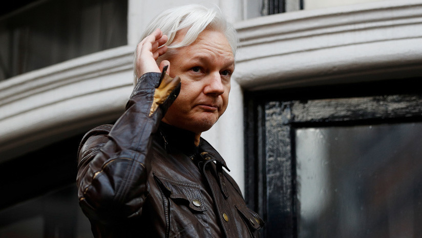 "Quiero que te calles": La orden del embajador de Ecuador a Assange tras impedirle una reunión con una periodista
