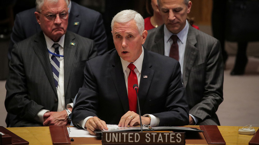 Mike Pence anuncia que EE.UU. prepara "nuevas acciones" contra Cuba por su "influencia maligna" en Venezuela