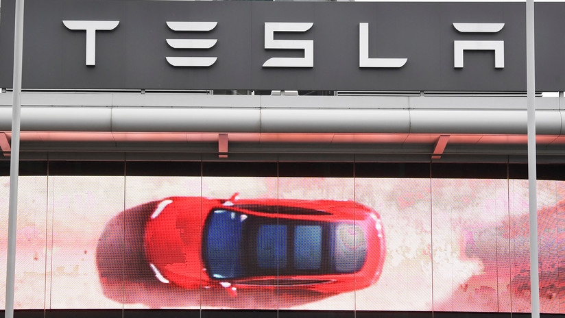 Un Tesla explota en un aparcamiento en China (VIDEO)
