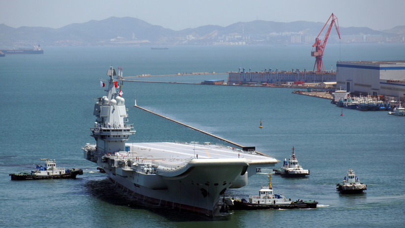 VIDEO: El primer portaviones de fabricación china entra en acción durante unas pruebas