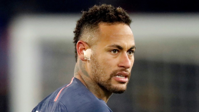 VIDEOS: Neymar golpea a un aficionado tras la derrota del PSG en la final de la Copa de Francia