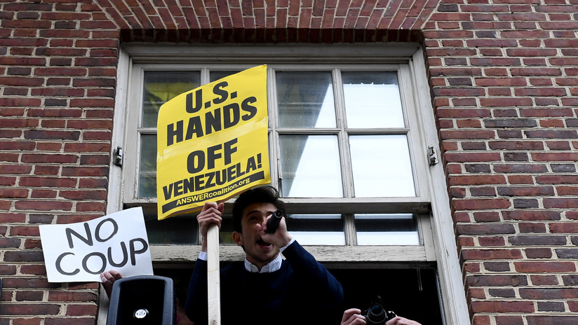 Tensión en la Embajada de Venezuela en Washington tras el intento de desalojo de los activistas (VIDEO)