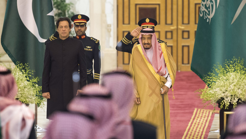 VIDEO: Critican al primer ministro de Pakistán por su "insultante" comportamiento con el rey de Arabia Saudita