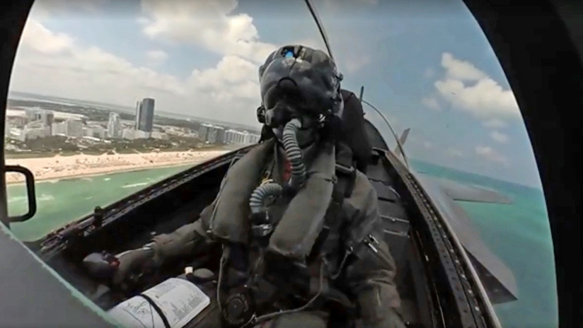 VIDEO: Acrobacia aérea grabada desde la cabina de un caza F-35 