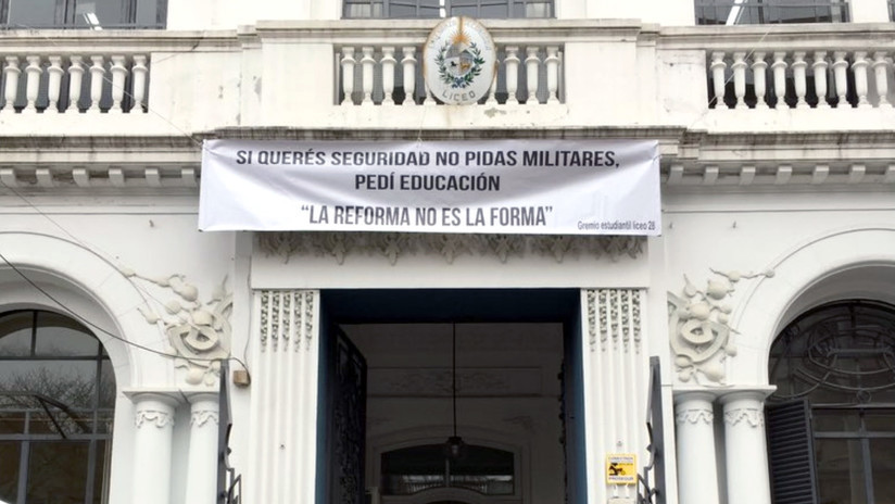 Militares a las calles y condenas de por vida: ¿qué propone el plebiscito que se votará en Uruguay?