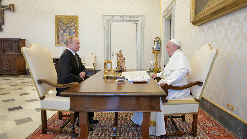 Putin: "El papa les dice a los sacerdotes que sin los libros de Dostoyevski no se puede ser un verdadero sacerdote"