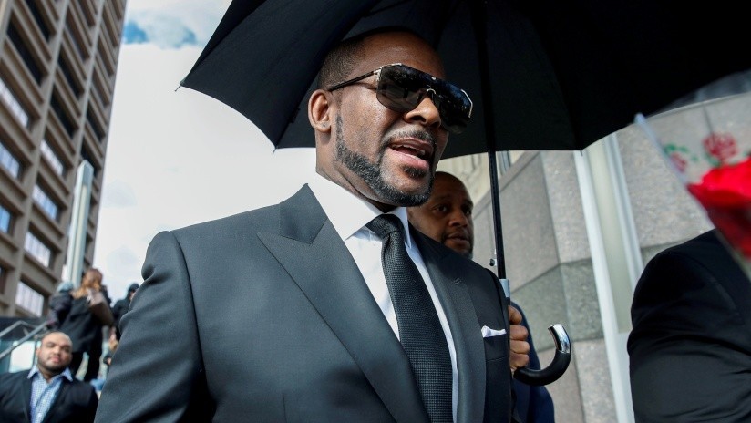 El cantante estadounidense R. Kelly se declara inocente de delito sexual pero permanece en prisión