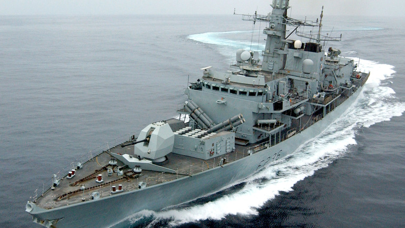 FOTO: Londres afirma que un buque de guerra trató de impedir que Irán incautara su petrolero pero llegó 10 minutos tarde
