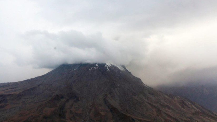 Perú anuncia el estado de emergencia y evacúa a más de 1.000 personas por la erupción del volcán más activo del país