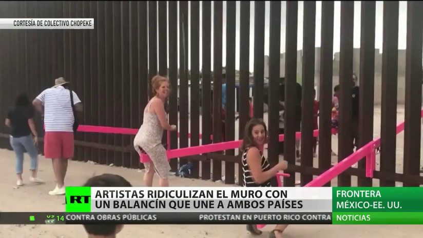 Artistas mexicanos 'destruyen' el muro fronterizo entre México y EE.UU. con balancines que unen ambos países