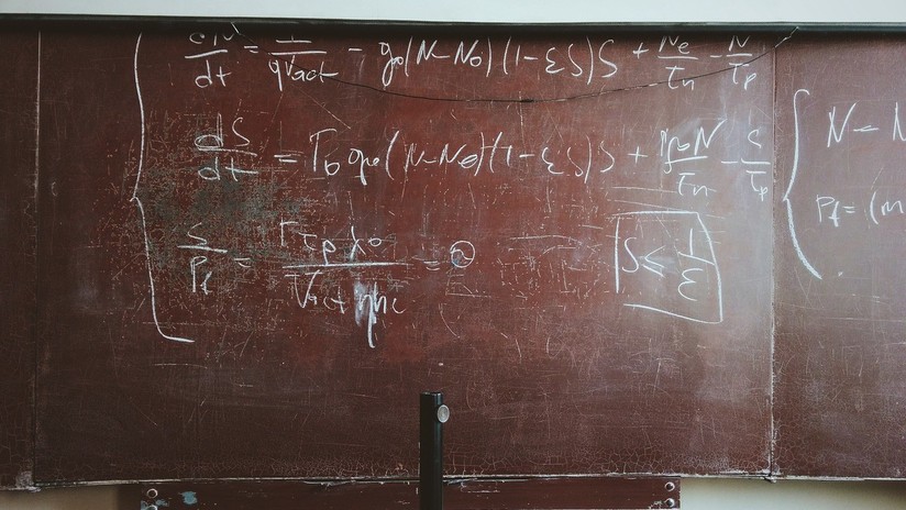 FOTO: Este aparentemente sencillo ejercicio matemático divide la Red