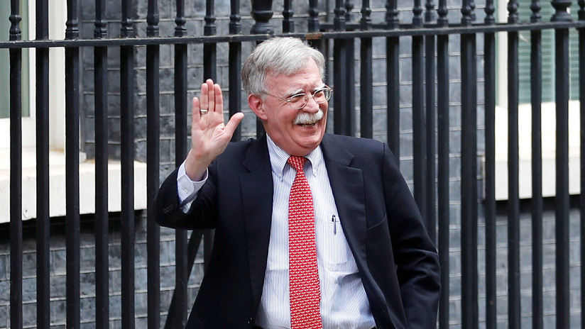 Bolton afirma que EE.UU. ha discutido "a espaldas de Maduro" con funcionarios venezolanos su salida del poder