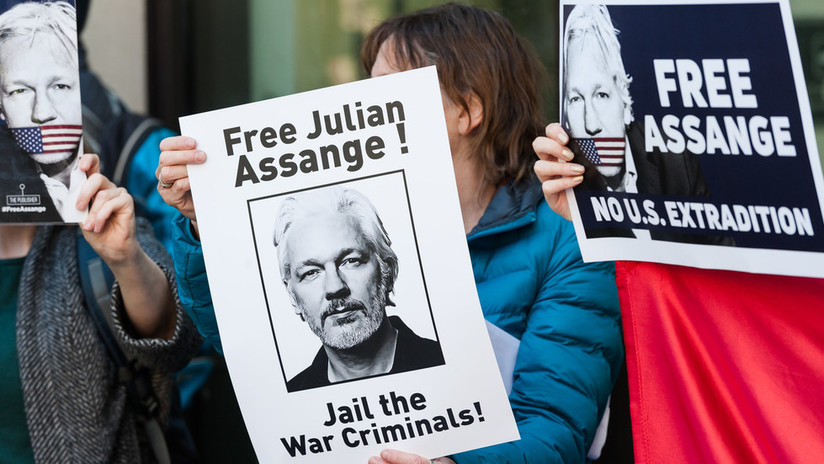 Un ex 'hacker' de Anonymous preso se juega su libertad anticipada por negarse a testificar contra Assange