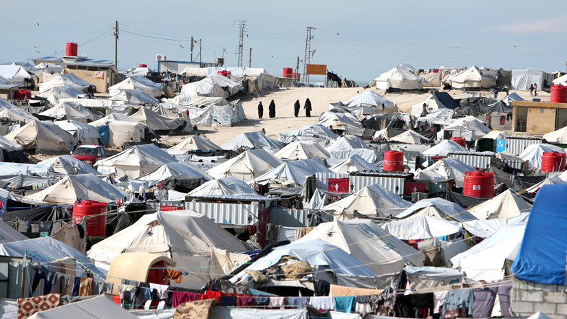 Al Hol, el campamento de desplazados en Siria donde mujeres del Estado Islámico imponen su ley del miedo