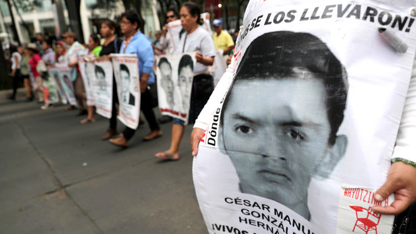 Familiares de los 43 de Ayotzinapa dicen que "hay esperanza" de justicia pero que "desespera la lentitud" en el caso