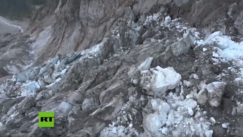 Un fragmento de glaciar equivalente a 100 piscinas olímpicas se desprende y amenaza a un pueblo en el norte de Italia