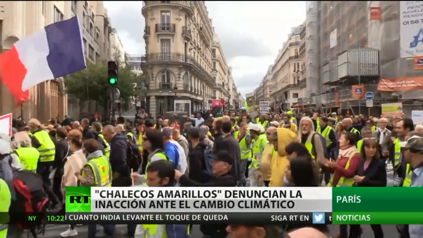 Los 'chalecos amarillos' denuncian la inacción ante el cambio climático en la 46.° semana de protestas