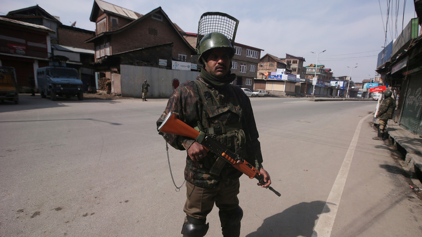 Al menos 10 heridos tras un ataque con granada fuera de la oficina del Gobierno de Cachemira controlado por la India