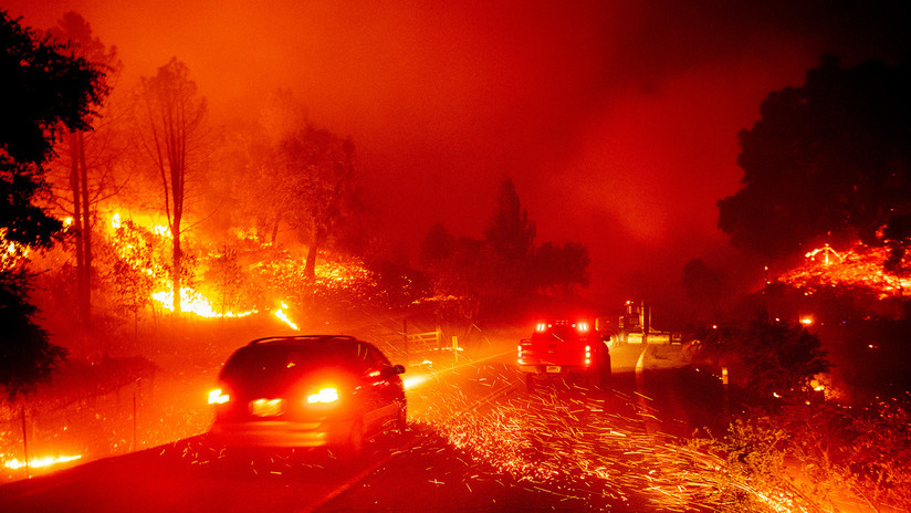 Devastador incendio avanza a gran velocidad y arrasa con más de 10.000 hectáreas en California