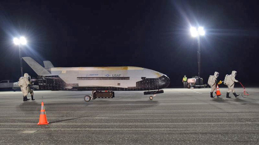 EE.UU. busca conectar sus aviones furtivos y otras plataformas bélicas con la nave espacial secreta X-37B