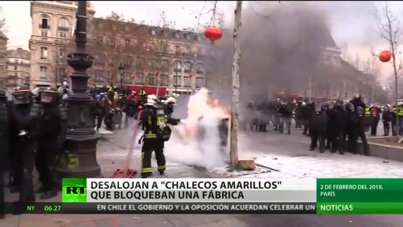 París: Dispersan con gases lacrimógenos a 'chalecos amarillos' que bloquearon accesos a una fábrica