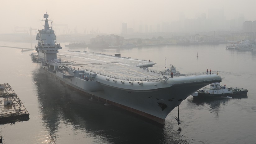 VIDEO: El primer portaviones chino de producción nacional atraviesa el estrecho de Taiwán