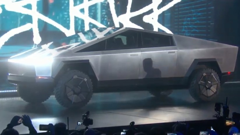 Elon Musk revela la futurista camioneta Tesla Cybertruck