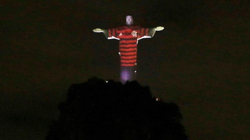 El Cristo Redentor de Río de Janeiro se viste de los colores del Flamengo para la final de la Copa Libertadores