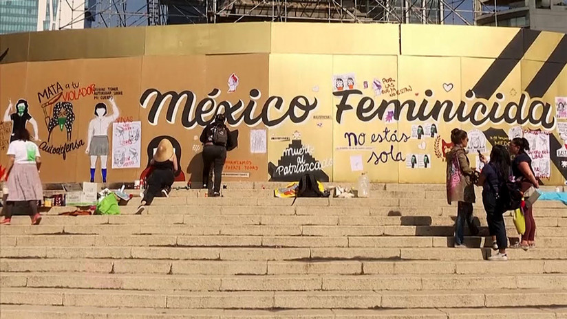 'Vivas nos queremos': la demanda de las mujeres plasmada en una protesta artística en el corazón de Ciudad de México (VIDEO)