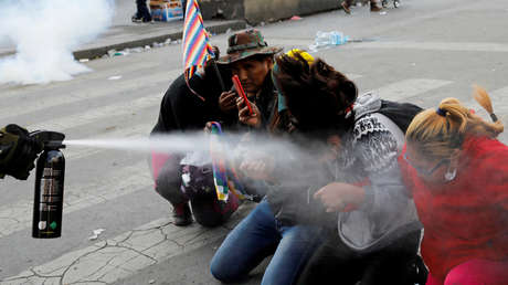 Marchan con ataúdes de cinco personas fallecidas tras la brutal represión en Bolivia