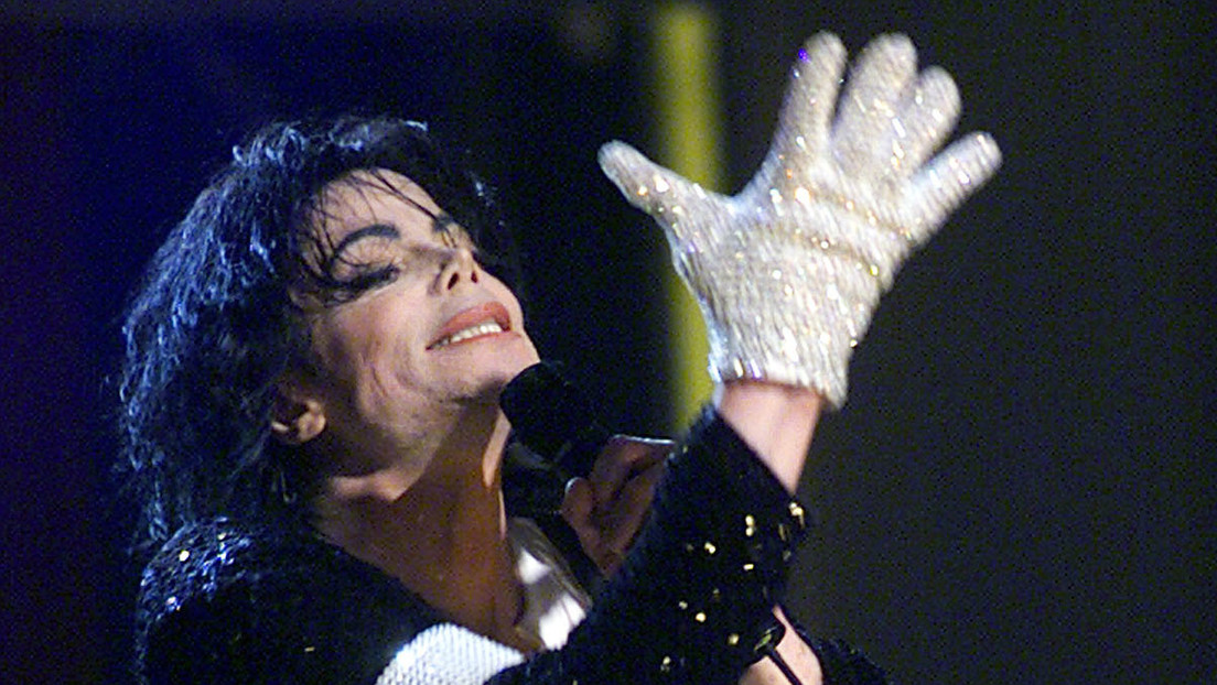 Johnny Depp prepara un musical sobre la vida de Michael Jackson desde el punto de vista de su guante
