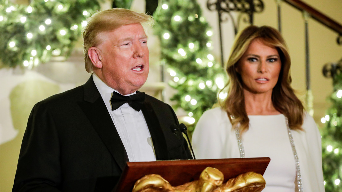 Trump confiesa que aún no sabe qué regalarle a Melania para Navidad y bromea sobre el 'regalo' que podría hacerle Kim