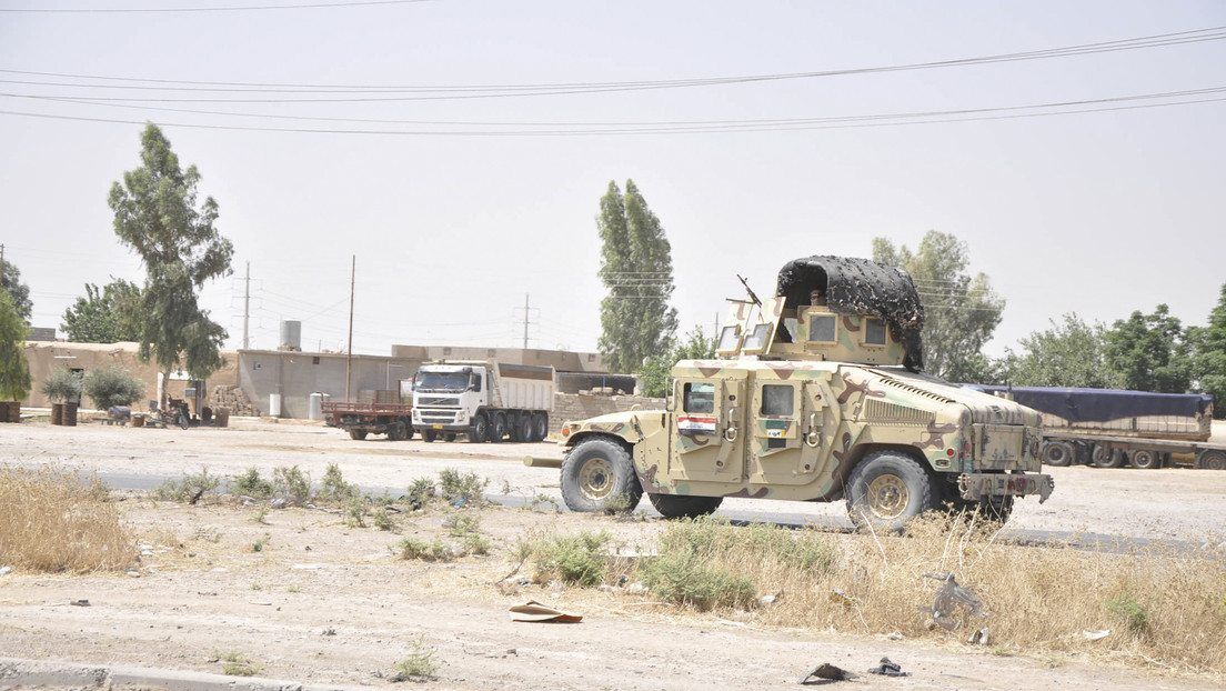 Irak: Contratista civil de EE.UU. muere en una base militar iraquí atacada con cohetes