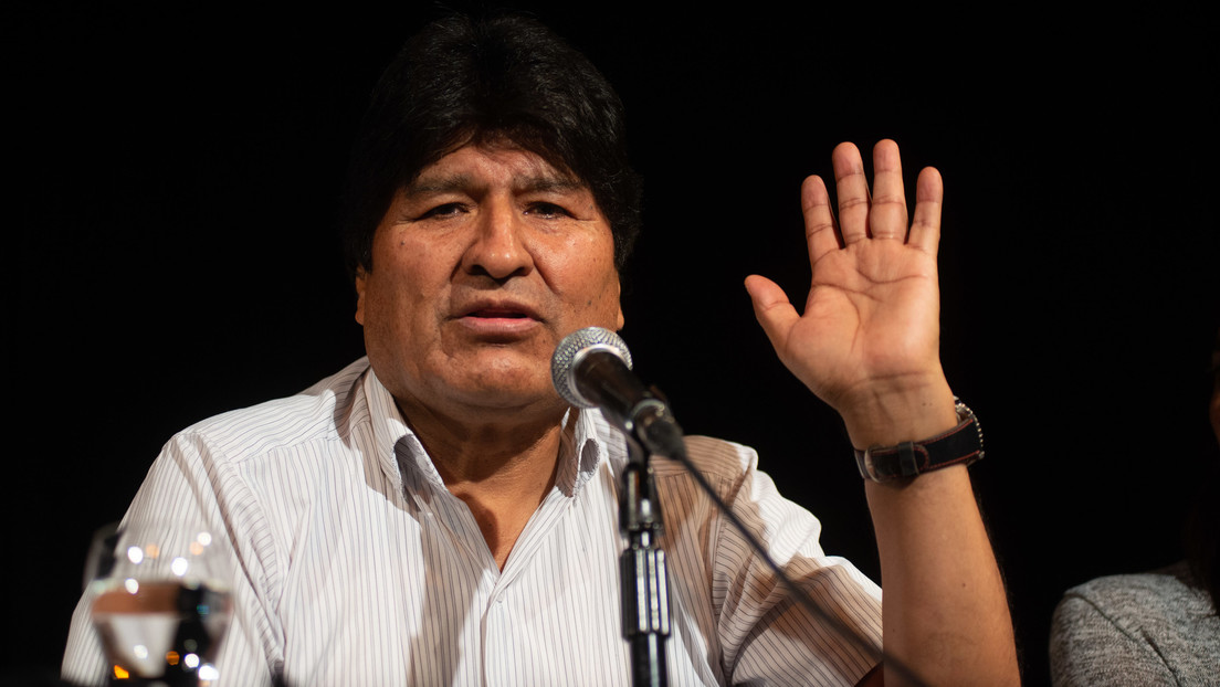 Morales presentó al equipo jurídico que lo defenderá ante las acusaciones del Gobierno 'de facto' de Bolivia