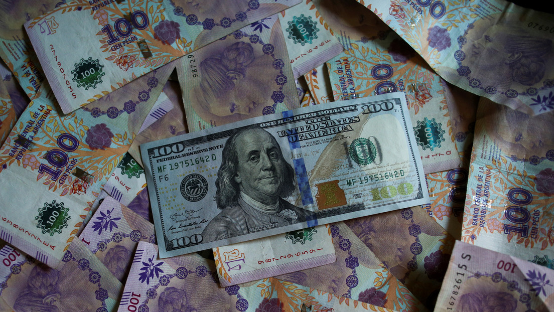 El dólar (y todos sus apellidos), una obsesión argentina que desequilibra la economía