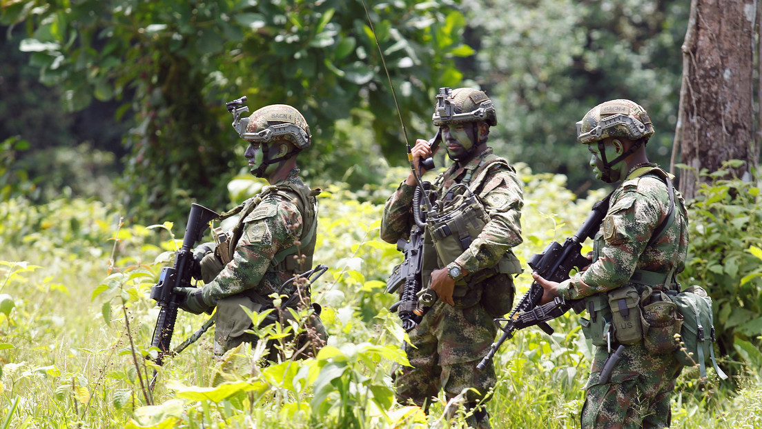 Ejército colombiano encuentra seis cuerpos en dos fosas comunes en el departamento de Nariño