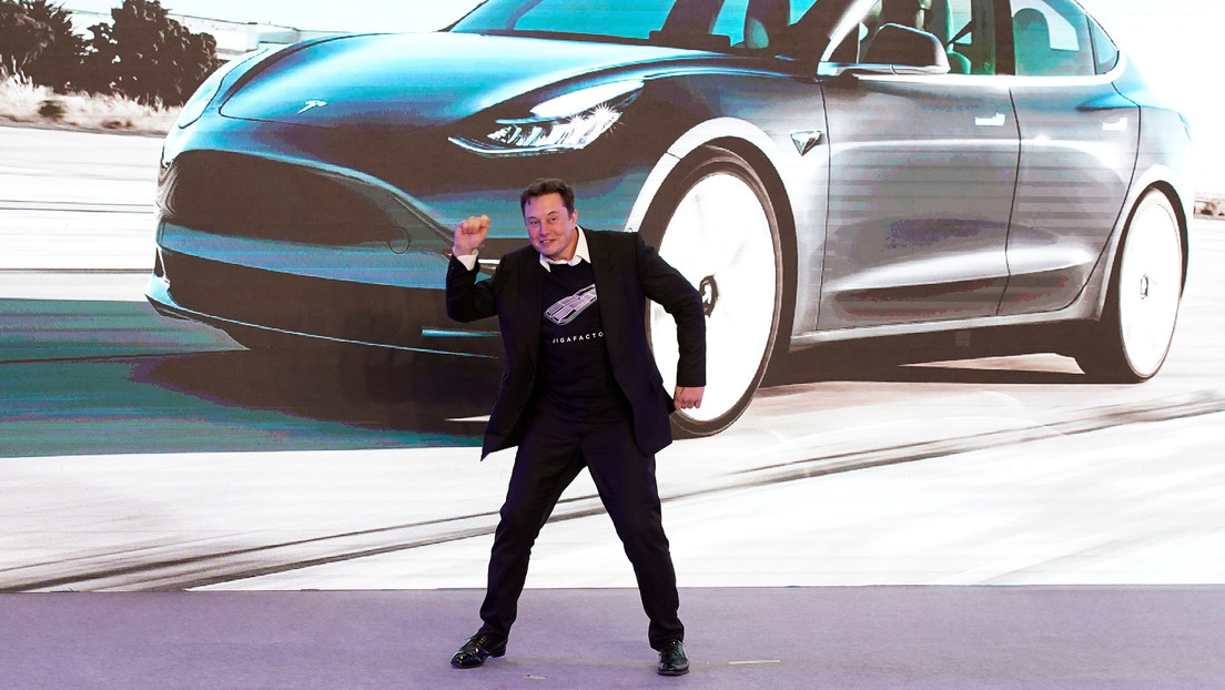 VIDEO: Elon Musk celebra con un baile el inicio de las ventas de Tesla en China