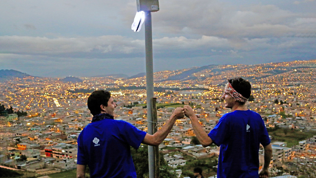 Cómo la venta de cordones para gafas consiguió llevar energía solar a comunidades ecuatorianas sin electricidad