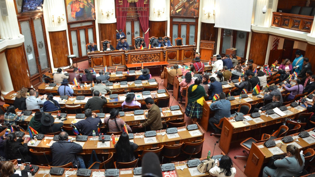 La Asamblea Legislativa de Bolivia acepta la renuncia de Evo Morales y García Linera