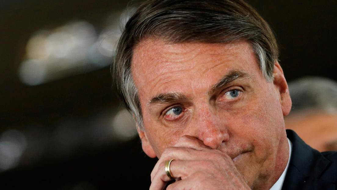 Bolsonaro responde a las críticas por sus agresiones a periodistas con una polémica decisión